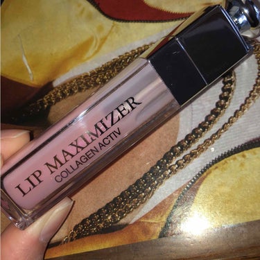 Dior Addict LIP MAXIMIZER
プレゼントに買ってもらいました

他の方もレビューされている通り塗ったら唇がピリピリしてきます、でもものすごくうるうるになります神ですありがとうござい