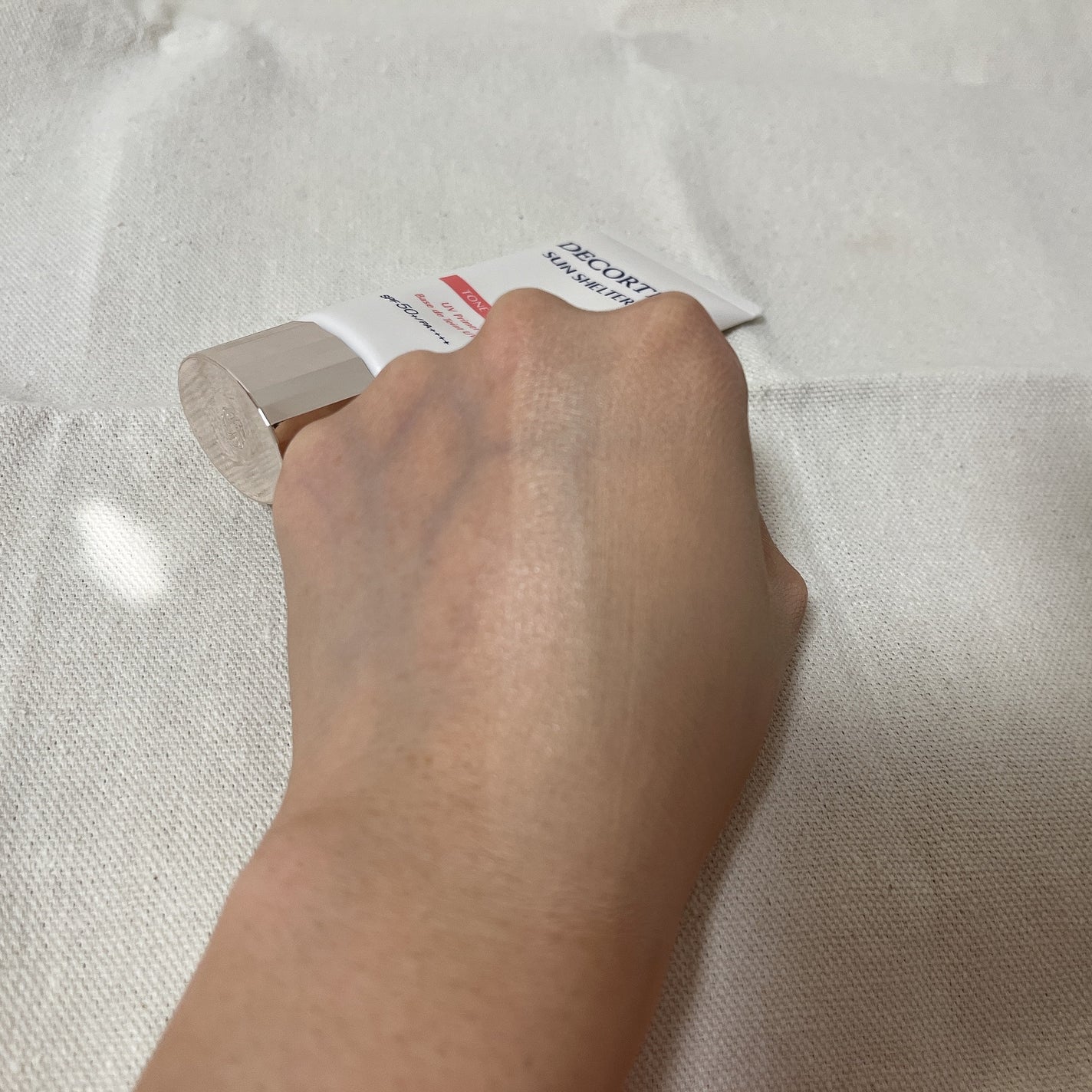 サンシェルター マルチ プロテクション トーンアップCC/DECORTÉ/化粧下地を使ったクチコミ(4枚目)