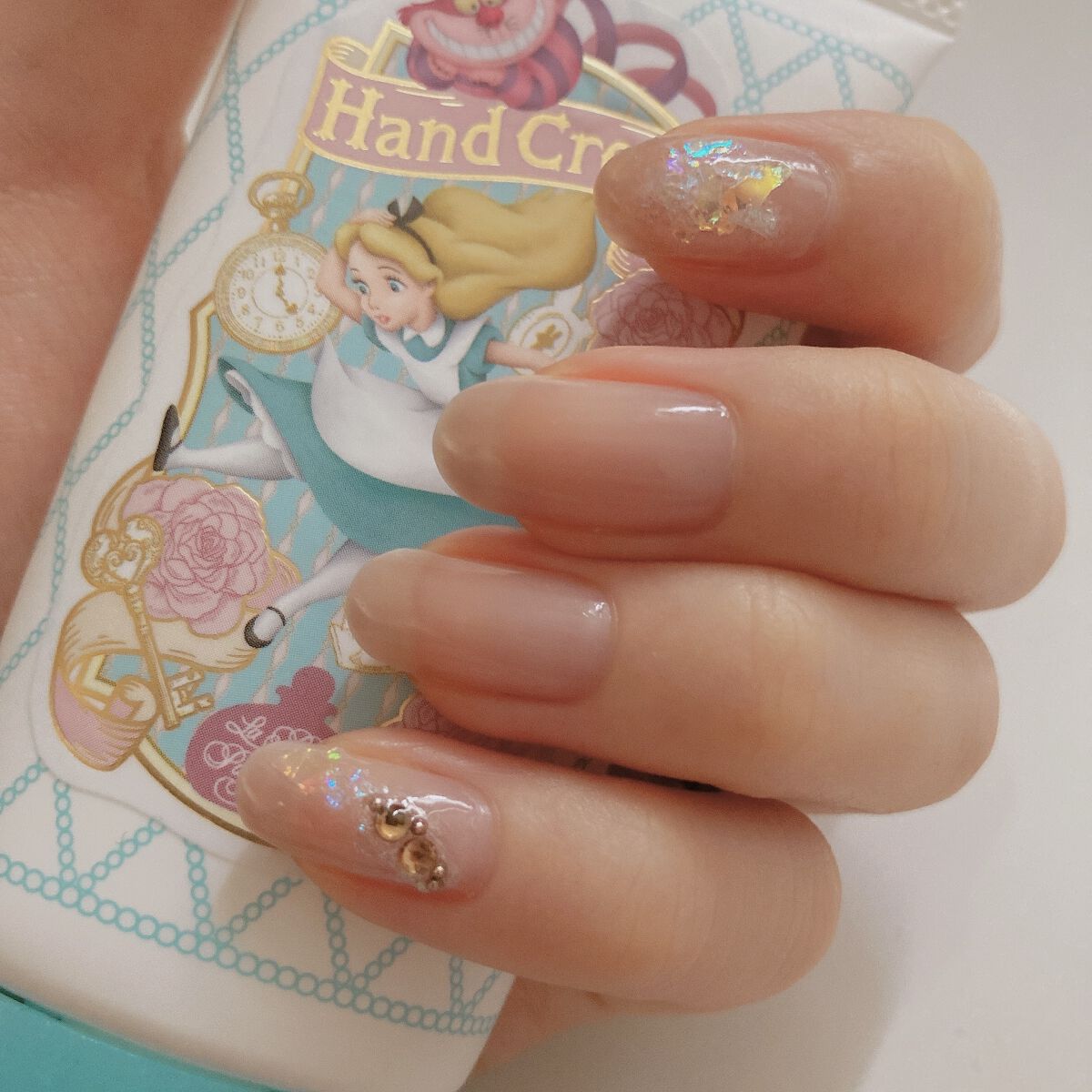 🌱ホログラムネイル


ずっとやってみたかった！
めちゃめちゃ可愛い♡

ジェルでやる方が
もっとちゅるんとして可愛いのかもだけど
まだまだジェルネイルに足を踏み入れてないので
トップコートマシマシでやってみました　

ホログラムはセリア