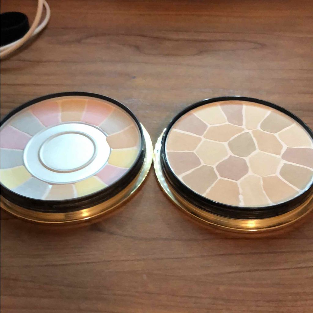 エレガンス ラ プードル オートニュアンス リクスィーズ Ⅴ/Elégance/プレストパウダーを使ったクチコミ（1枚目）