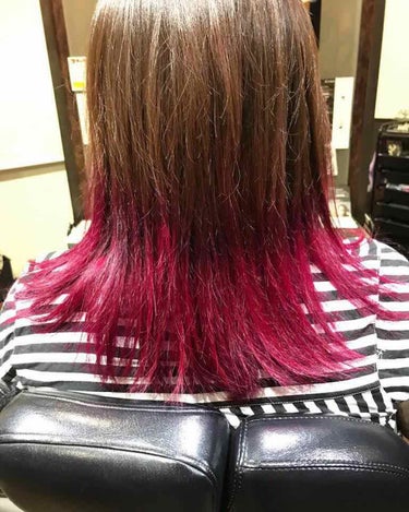 どうも！
いつも、いいね♡クリップ📎コメント💬ありがとうございます(´∀｀)

今回は #派手髪 ！！です！
年始に髪をピンクにしてきました！！
LiSAが大好きな私はいつかやってみたいやってみたいと思