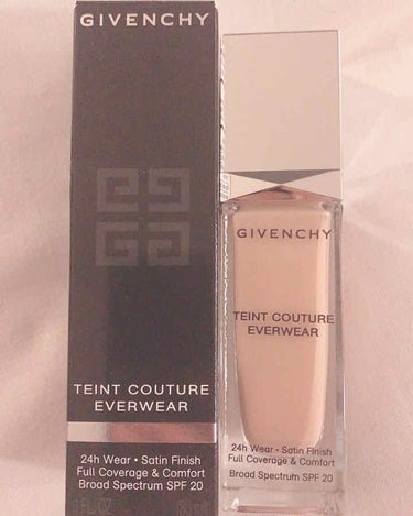 GIVENCHY 
タンクチュール・エバーウェア・ファンデーション

ハワイに行った時の戦利品です！w
本当はGIVENCHYの新作のファンデーションが欲しかったんですがハワイにはなく、、、
でも諦める