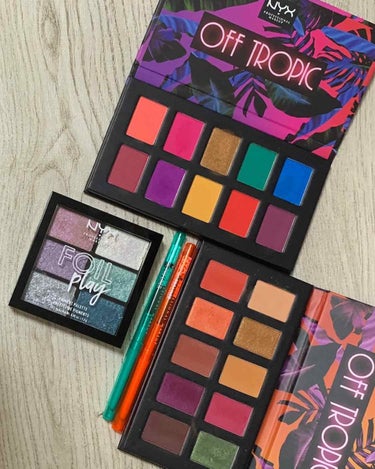 NYX Professional Makeup オフトロピック シャドウ パレットのクチコミ「オフトロピックシャドウパレット01と02。

写真2枚目が01、写真3枚目が02のパレットです.....」（1枚目）