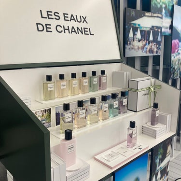 CHANEL レ ゾー ドゥ シャネル パリ ヴェニス オードゥ トワレット (ヴァポリザター)のクチコミ「LES EAUX DE CHANEL
香りの旅へと誘うフレグランス​​
パリ、ヴェニス、エディ.....」（2枚目）