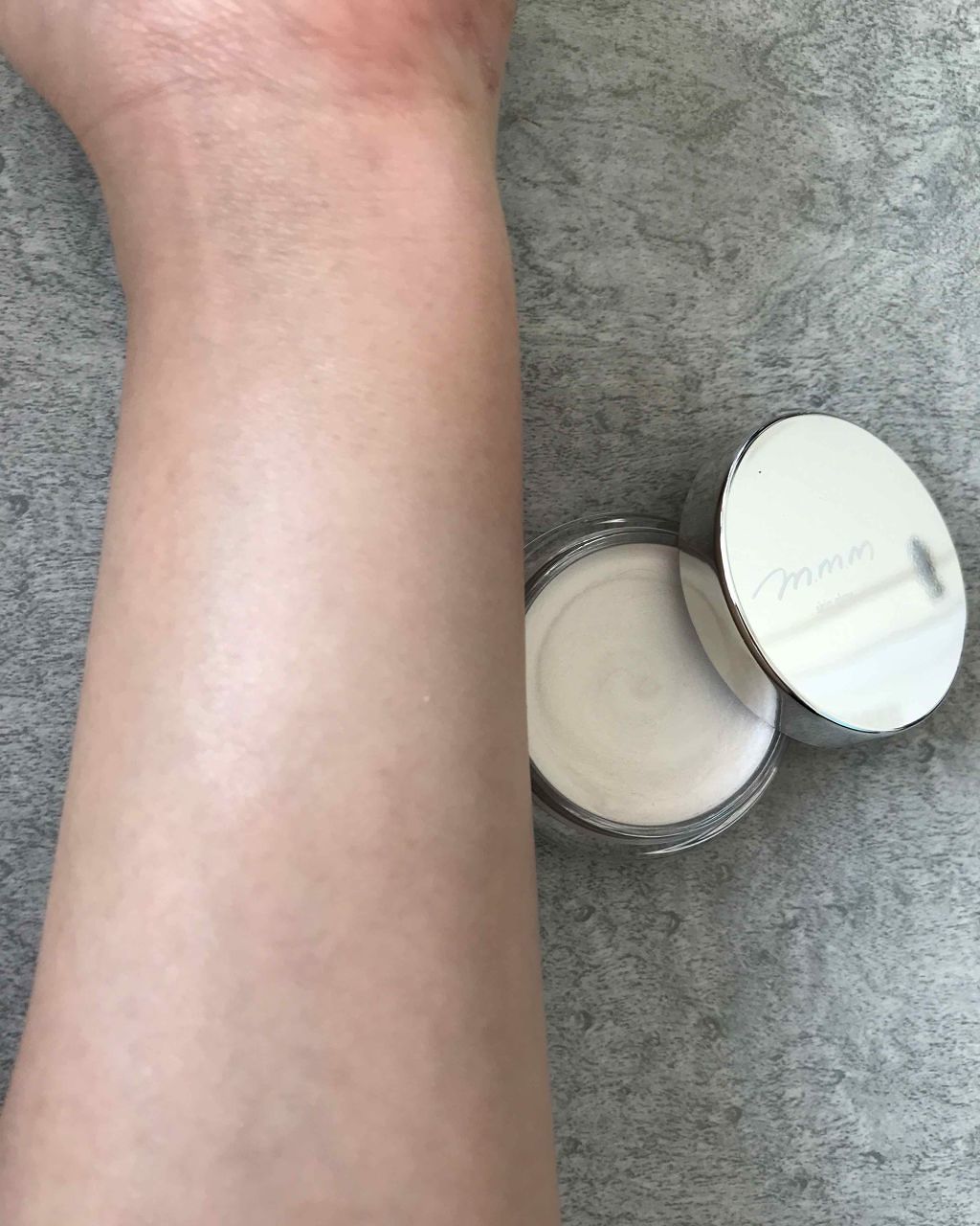 スキングロウ/m.m.m/プレストパウダーを使ったクチコミ（2枚目）