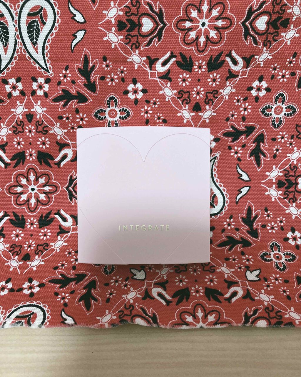 すっぴんメイカー　CCパウダー/インテグレート/プレストパウダーを使ったクチコミ（2枚目）