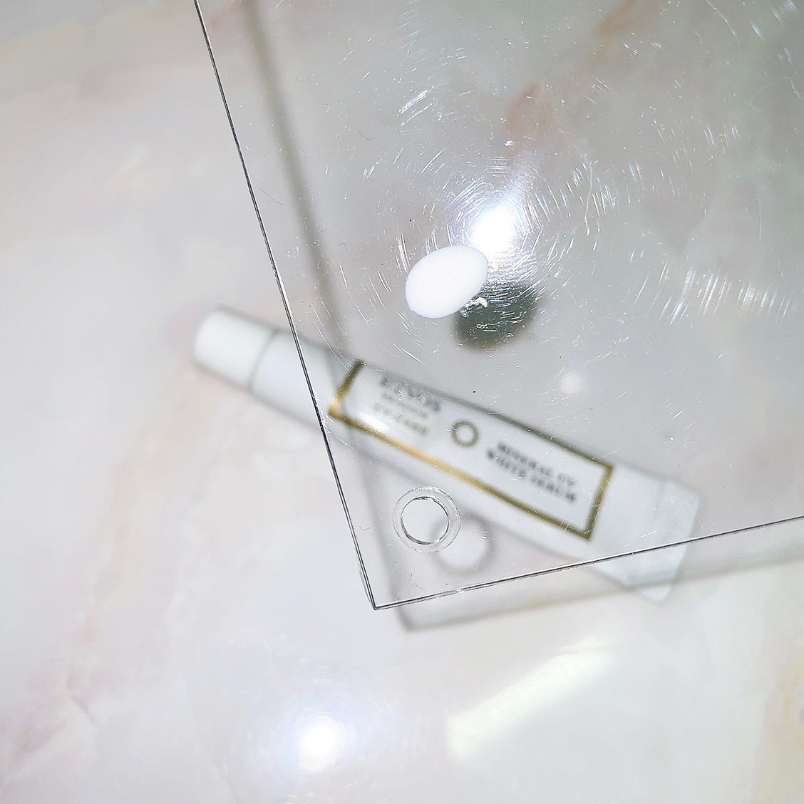 ミネラルUVホワイトセラム 通常デザイン/エトヴォス/日焼け止めローションを使ったクチコミ（2枚目）