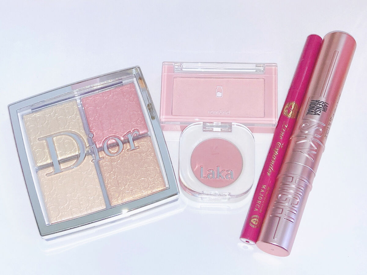 ピンクゴールドメイク🎀🎆



Dior  バックステージ フェイス グロウ パレット
color  004 ローズ ゴールド

rom&nd  ベターザンチーク ミルクシリーズ
color   #02 ストロベリーミルク

Laka 