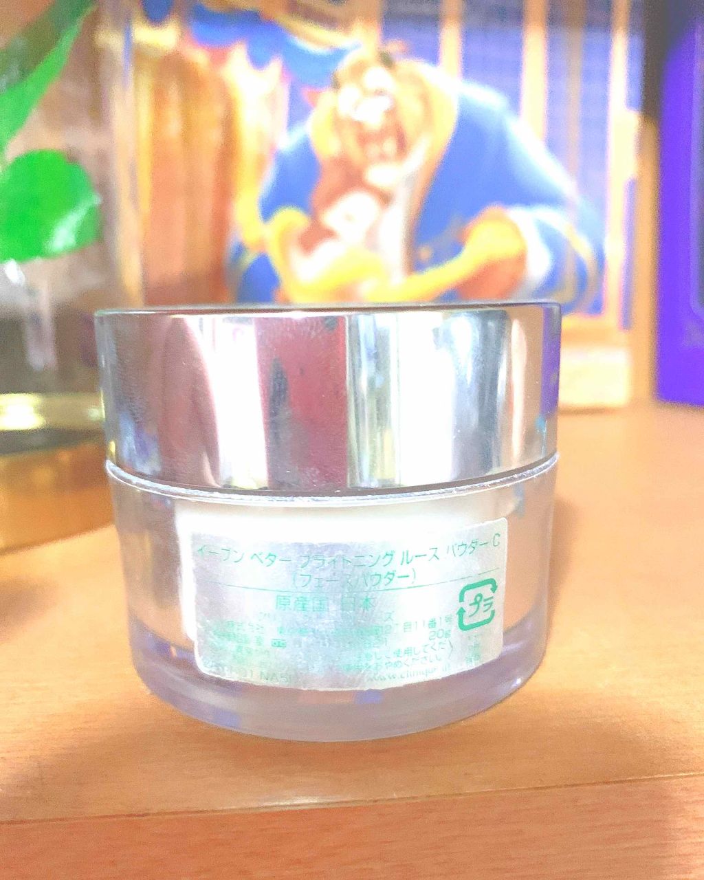 CLINIQUE ダーマ ホワイトニング ルース パウダーNのクチコミ「皮脂をカバーしてくれるフェイスパウダー🥰

粉が細かく、ハケで使用するので粉が飛び散ってしまう.....」（2枚目）