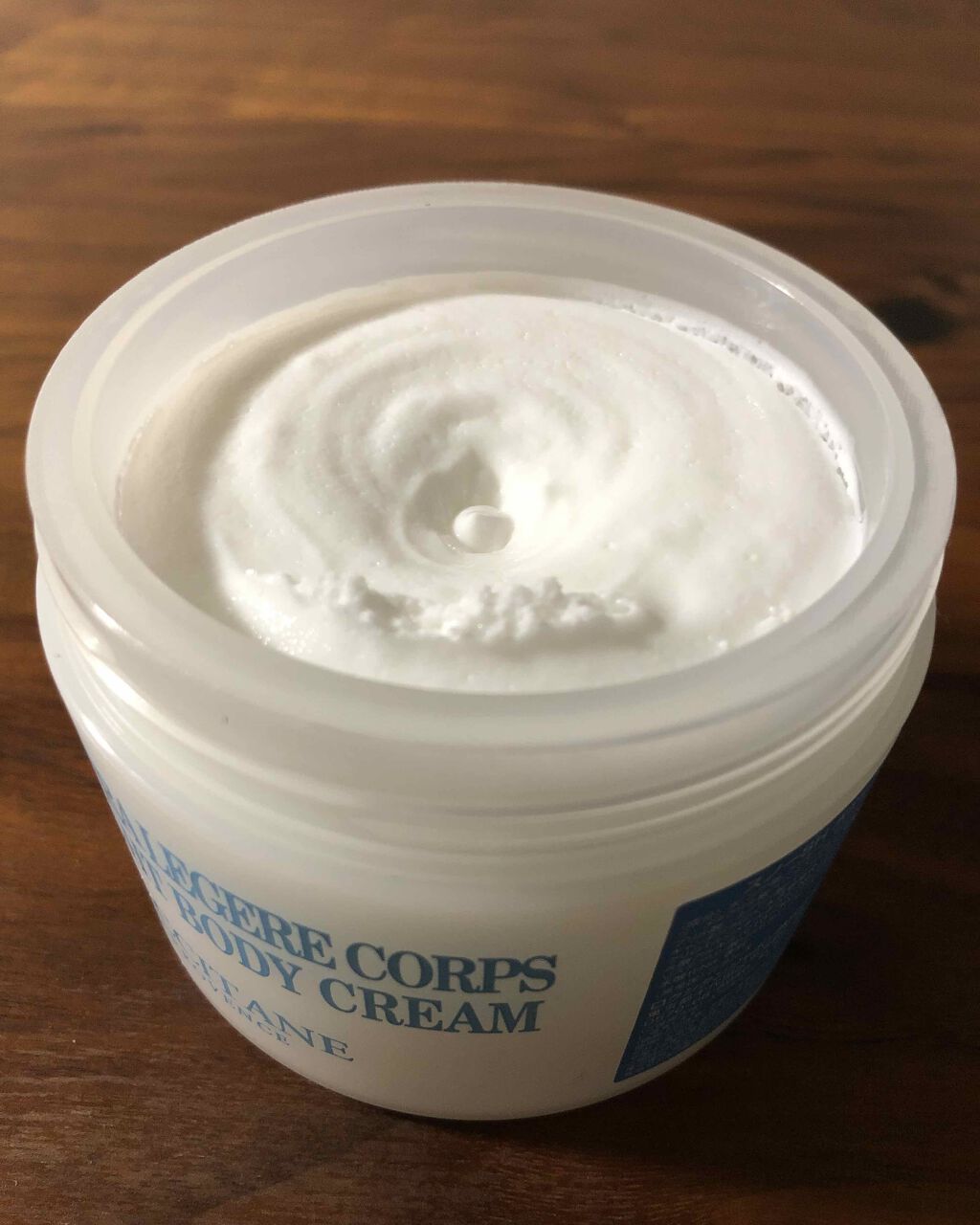 L'OCCITANE スノーシア ボディクリームのクチコミ「ロクシタン
スノーシア　ボディークリーム


軽くてふわふわしたクリームだけど
すごくしっとり.....」（2枚目）