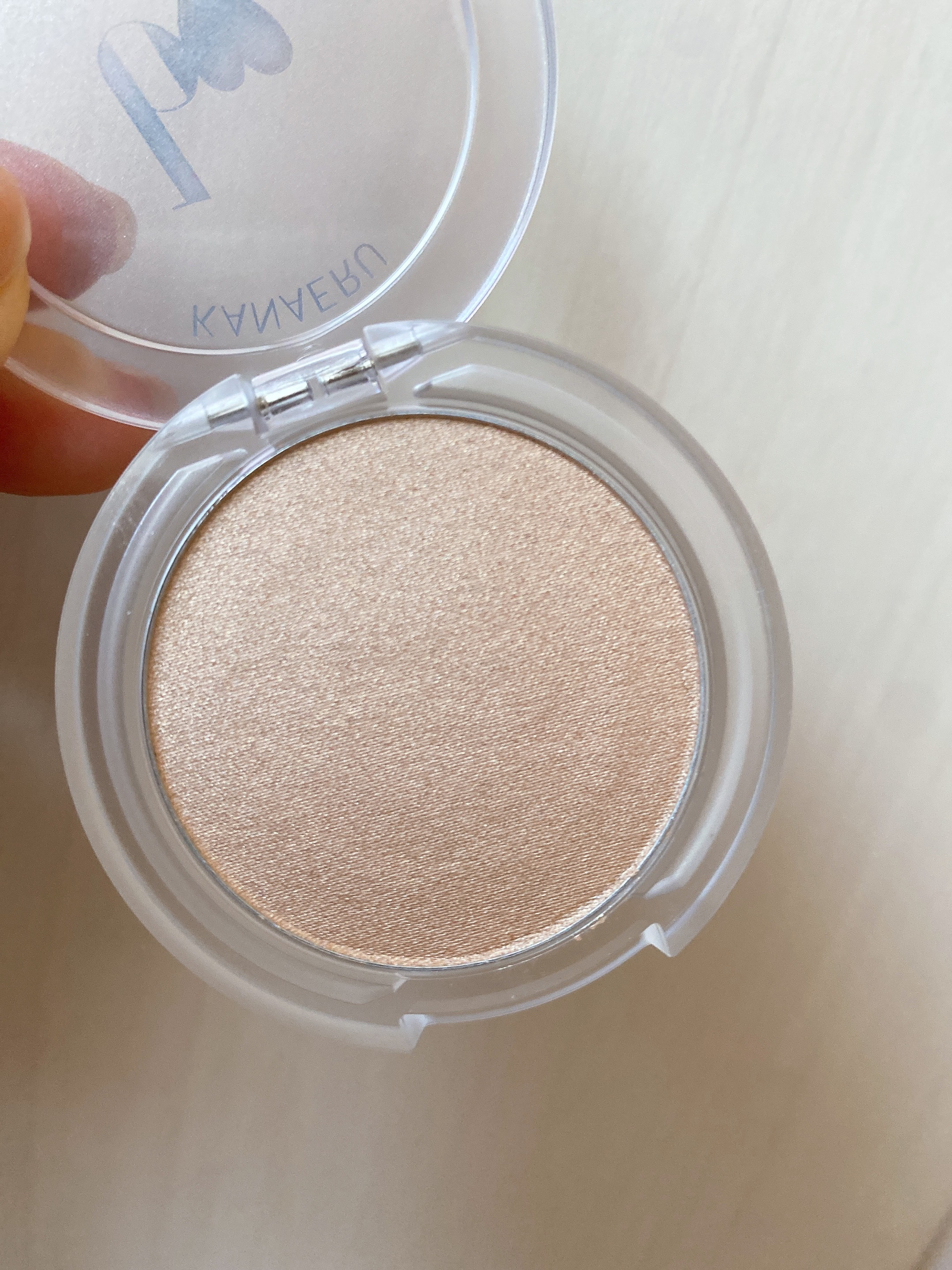 叶えるハイライト 01 骨格ベージュ/b idol/パウダーハイライトを使ったクチコミ（2枚目）