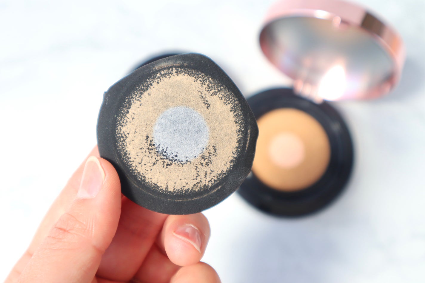 フローレス ルミエール ラディアンス パーフェクティング クッション/ローラ メルシエ/クッションファンデーションを使ったクチコミ(5枚目)