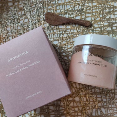 SALT BODY SCRUB 　MAGNOLIA&SANDALWOOD/AROMATICA/ボディスクラブを使ったクチコミ（1枚目）