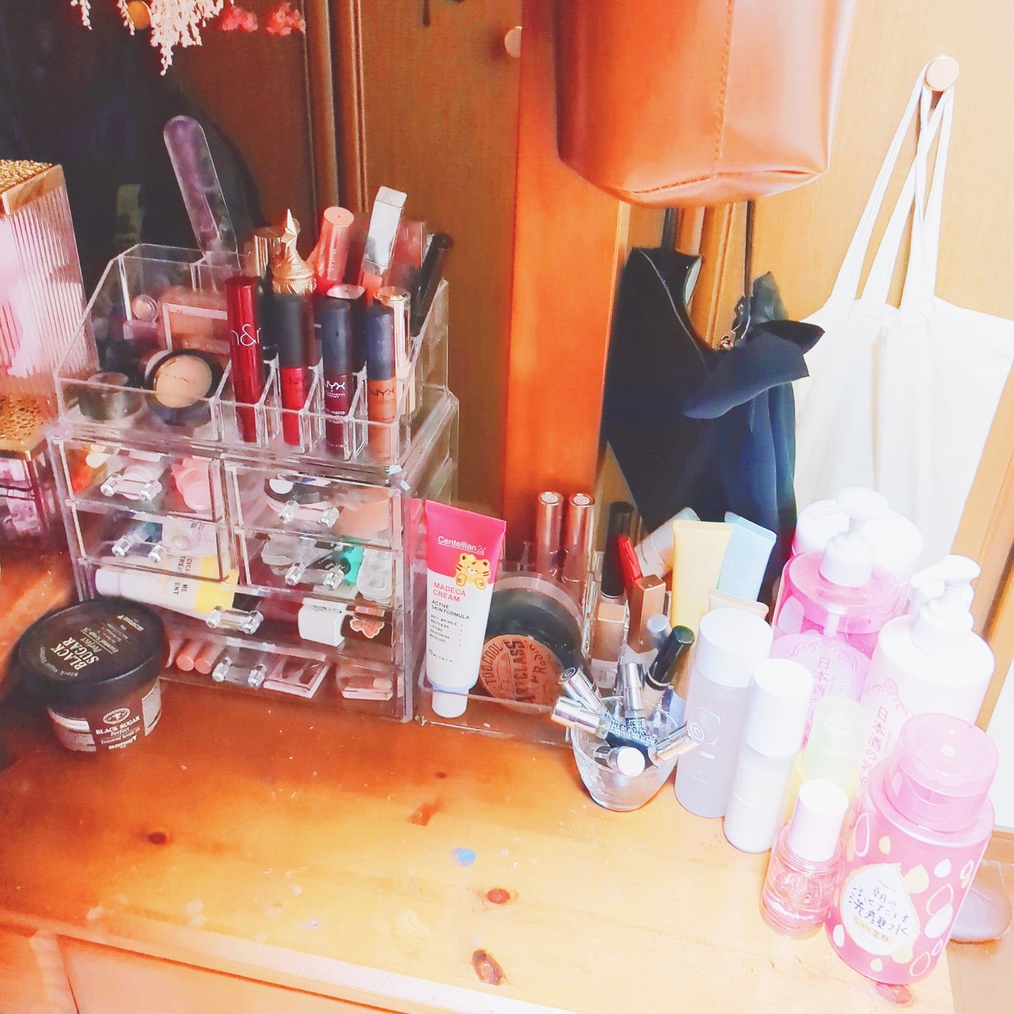 YUI|内側から輝く女神美容🪞💋資格15超美容講師│イメコン on LIPS 「【閲覧注意】コスメコンシェルジュによるコスメ収納✨【befor..」(2枚目)