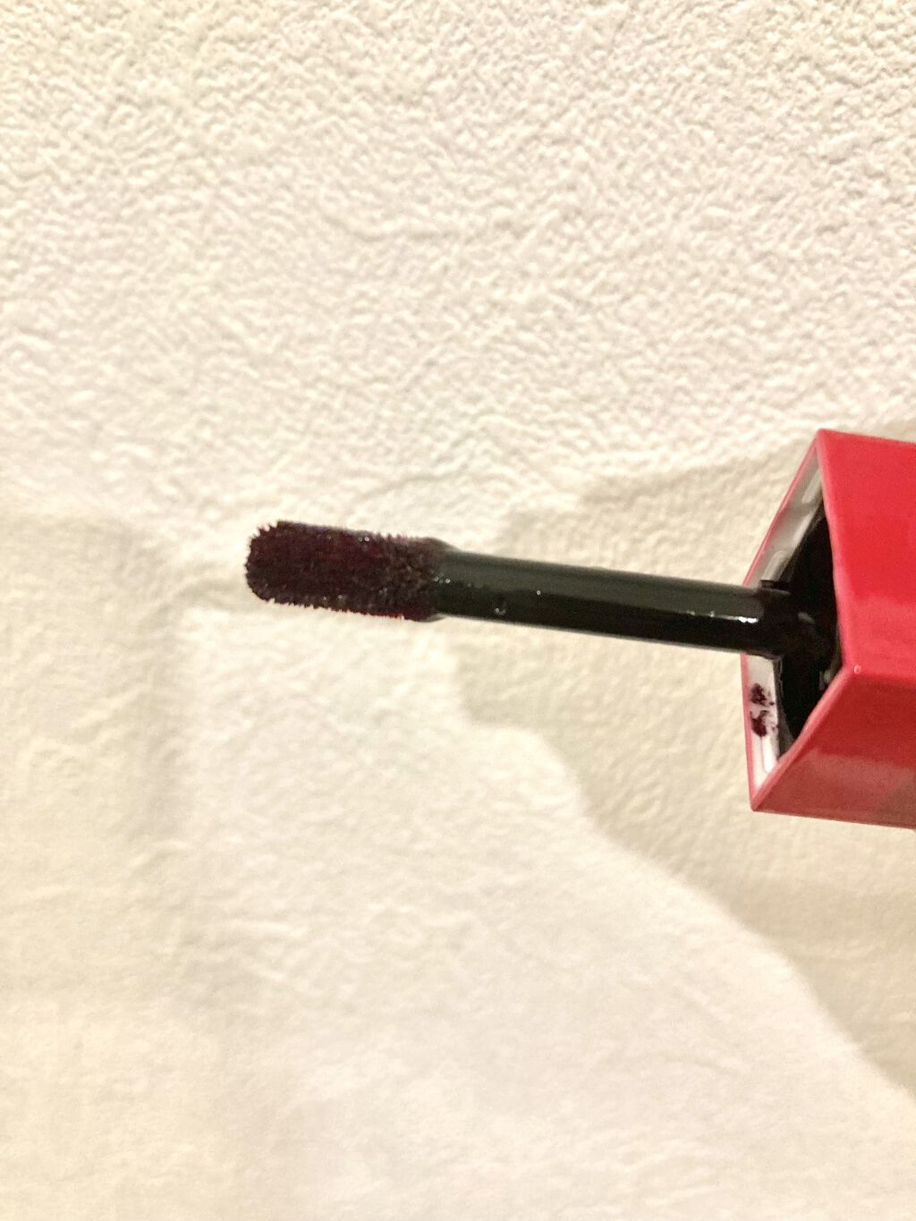 ジューシーライアー ウォーターティント 04 ブラックベリーテキーラ(BLACKBERRY TEQUILA)/lilybyred/リップティントを使ったクチコミ（2枚目）