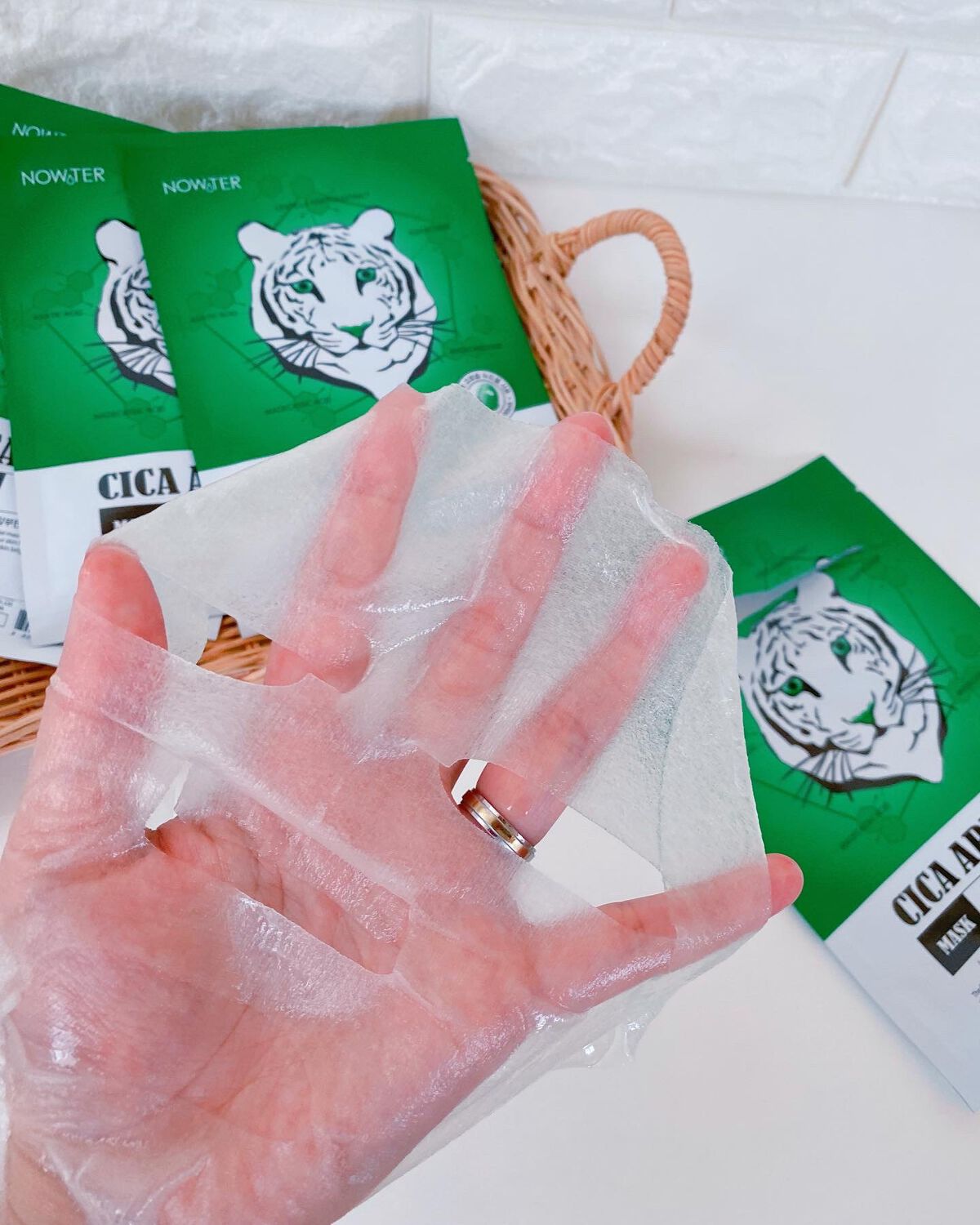 シカアルブチンマスク/NOWATER/シートマスク・パックを使ったクチコミ(2枚目)