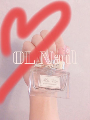 OL ネイルに最適❤︎
パラドゥのコンビニネイルポリッシュ🏪

500円で買えちゃう！ワンコインネイル💅

色味がぷっくりしたピンクで、触りたくなる手を演出！

さりげなく手入れしている感じを演出できる