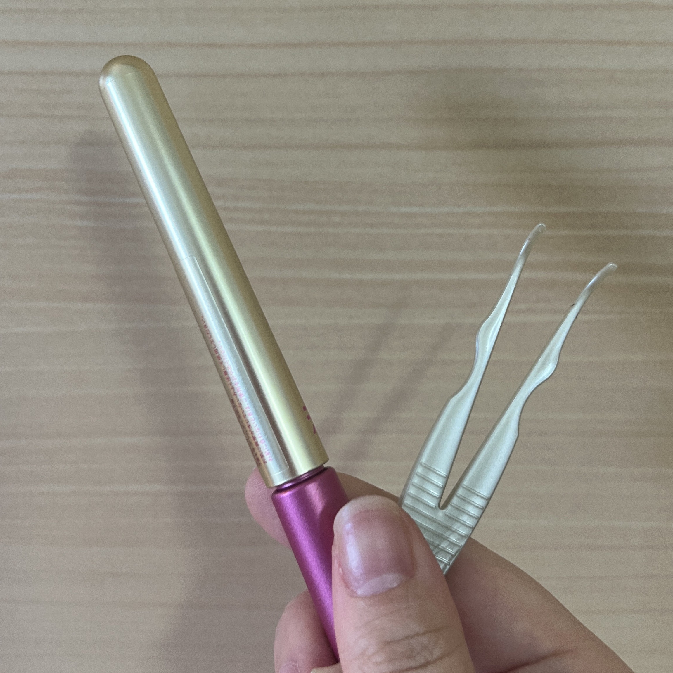 TWOOL ダブルアイリッドグルー/SHOBIDO/二重まぶた用アイテムを使ったクチコミ（2枚目）