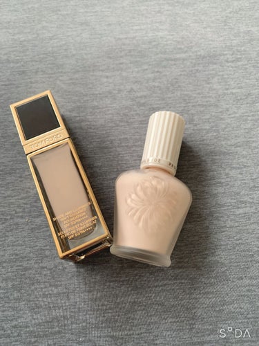 シェイド アンド イルミネイト ソフト ラディアンス ファンデーション SPF 50 2.0 バフ/TOM FORD BEAUTY/リキッドファンデーションを使ったクチコミ（1枚目）