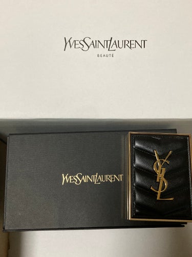 YVES SAINT LAURENT BEAUTE
クチュール ミニ クラッチ
 #100 ストラ ドールズ

店頭ではどこも売り切れだったので
イブサンローランの公式サイトで購入

𝟮𝗻𝗱 イエベのブ