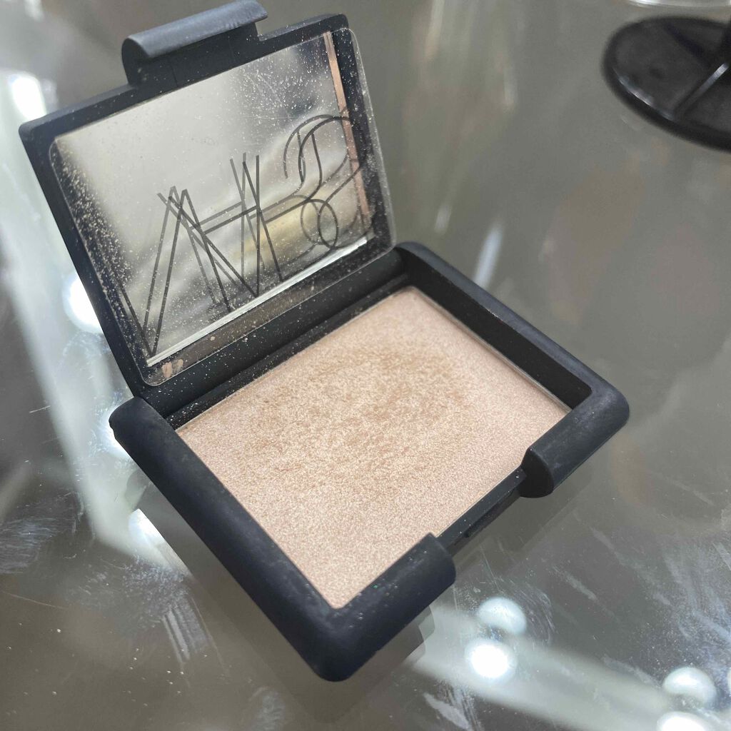 ハイライティングブラッシュパウダー/NARS/プレストパウダーを使ったクチコミ（1枚目）