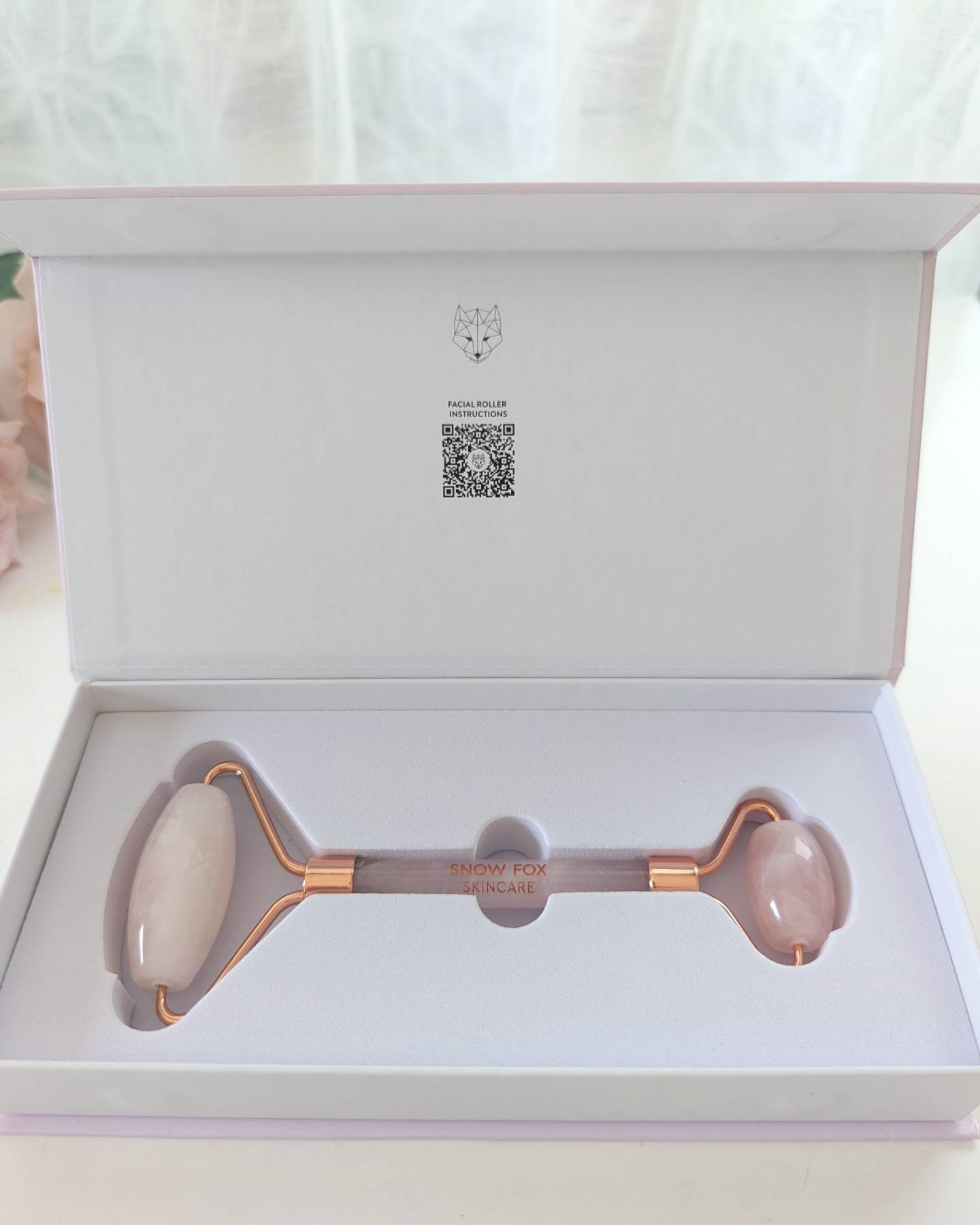 ローズ クォーツ フェイシャル ローラー/SNOW FOX SKINCARE/その他スキンケアグッズを使ったクチコミ（2枚目）