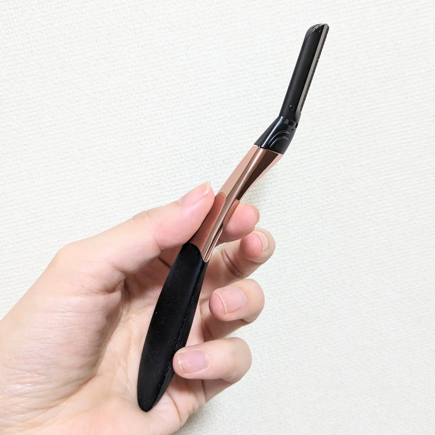 サロンプラス トーンアップ フェイススムーサー ホルダー(刃付き)/サロンプラス/シェーバーを使ったクチコミ(4枚目)