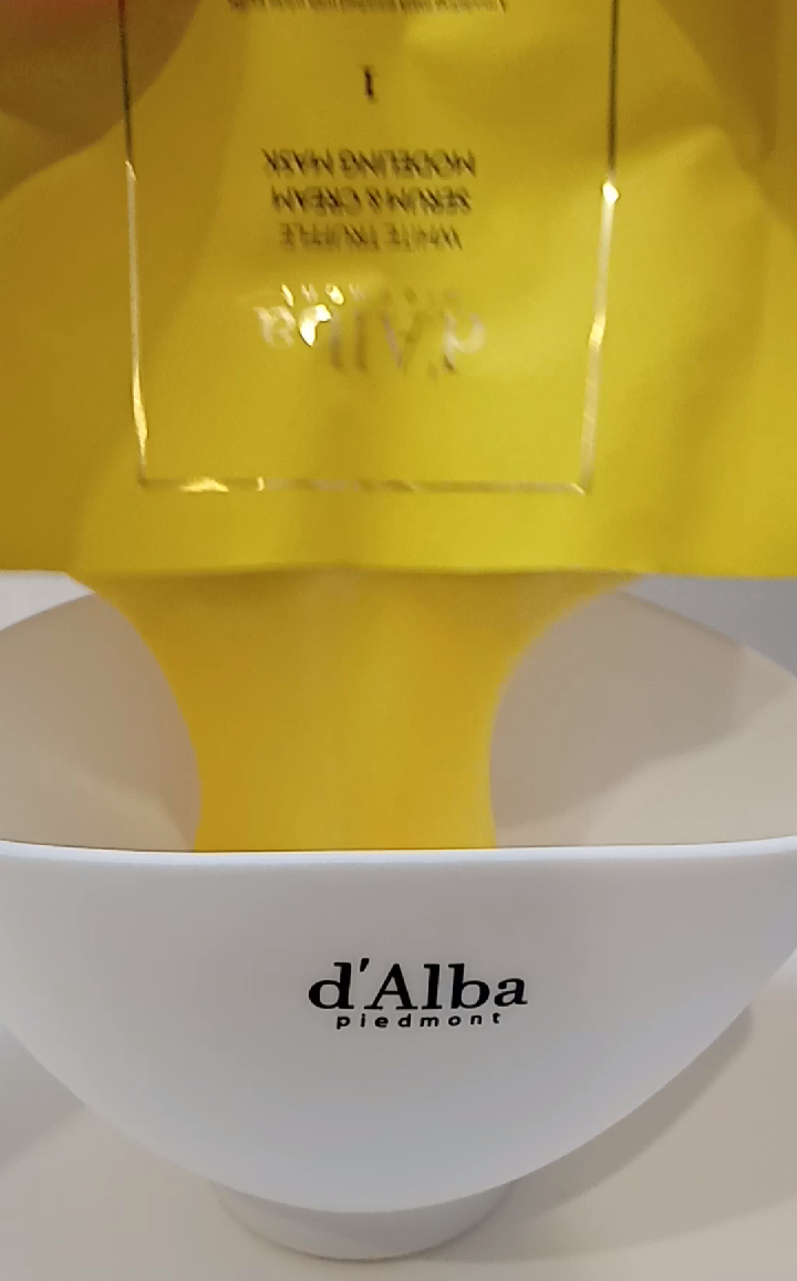 WHITE TRUFFLE SERUM & CREAM MODELING MASK/ダルバ/その他スキンケアを使ったクチコミ（2枚目）