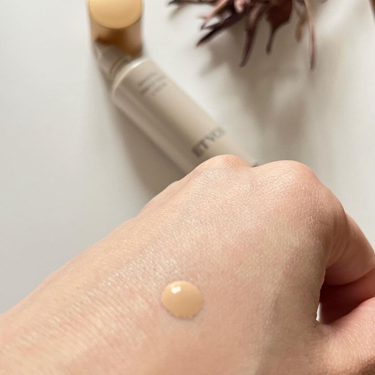 ミネラルフレッシュスキンリキッド/エトヴォス/リキッドファンデーションを使ったクチコミ（2枚目）