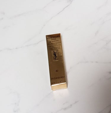 ずっと欲しかったYSL💄

星柄に一目惚れして購入しました！


色は82番のオレンジクレープ


星柄のリップは2色ありましたが、赤過ぎずオレンジ過ぎずな程良い色合いで、使いやすそうだなと思ってこっち