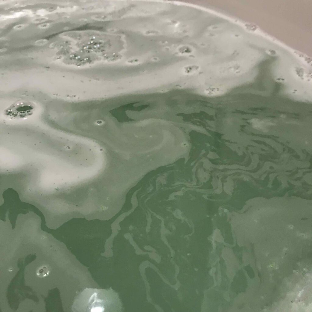 贅沢泡とろ 入浴料 ヒーリングフォレストの香り/お湯物語/入浴剤を使ったクチコミ（2枚目）