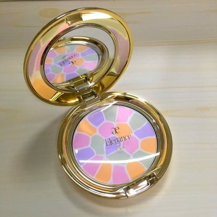 ラ プードル オートニュアンス/Elégance/プレストパウダーを使ったクチコミ(1枚目)