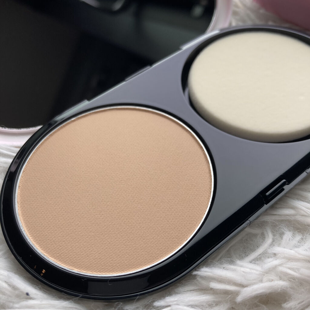 ライトフル C３ ナチュラル シルク パウダーファンデーション NC25/M・A・C/パウダーファンデーションを使ったクチコミ（3枚目）