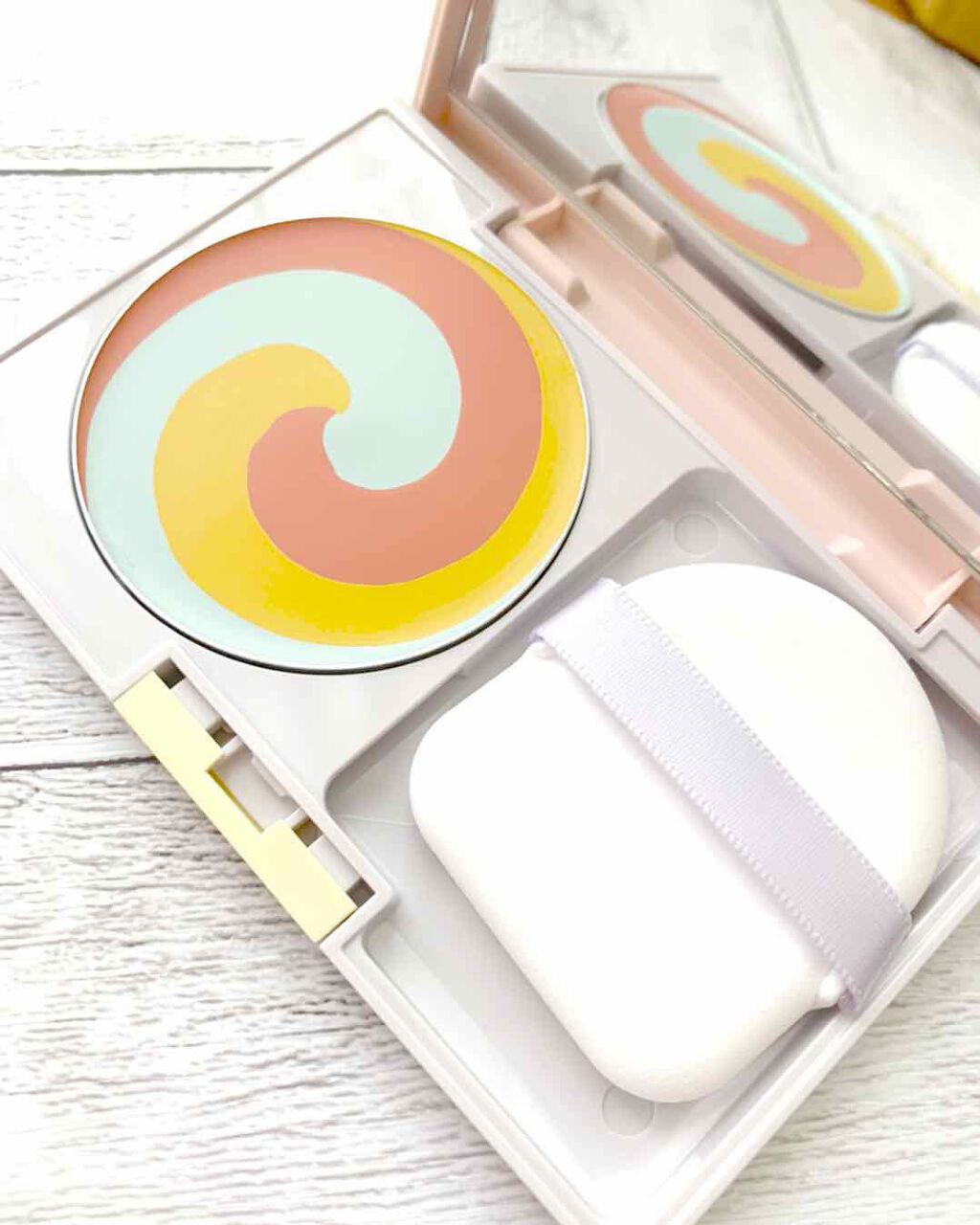 カラーブレンドグローファンデーション/ディエム クルール/クリーム・エマルジョンファンデーションを使ったクチコミ（2枚目）