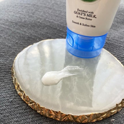 レイヴィー ハンド&ネイルクリームゴートミルク/Leivy/ハンドクリームを使ったクチコミ(3枚目)