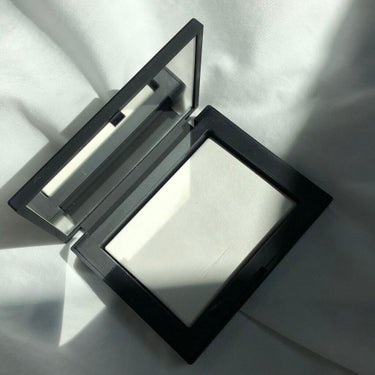 ライトリフレクティングセッティングパウダー　プレスト　N/NARS/プレストパウダーを使ったクチコミ（3枚目）