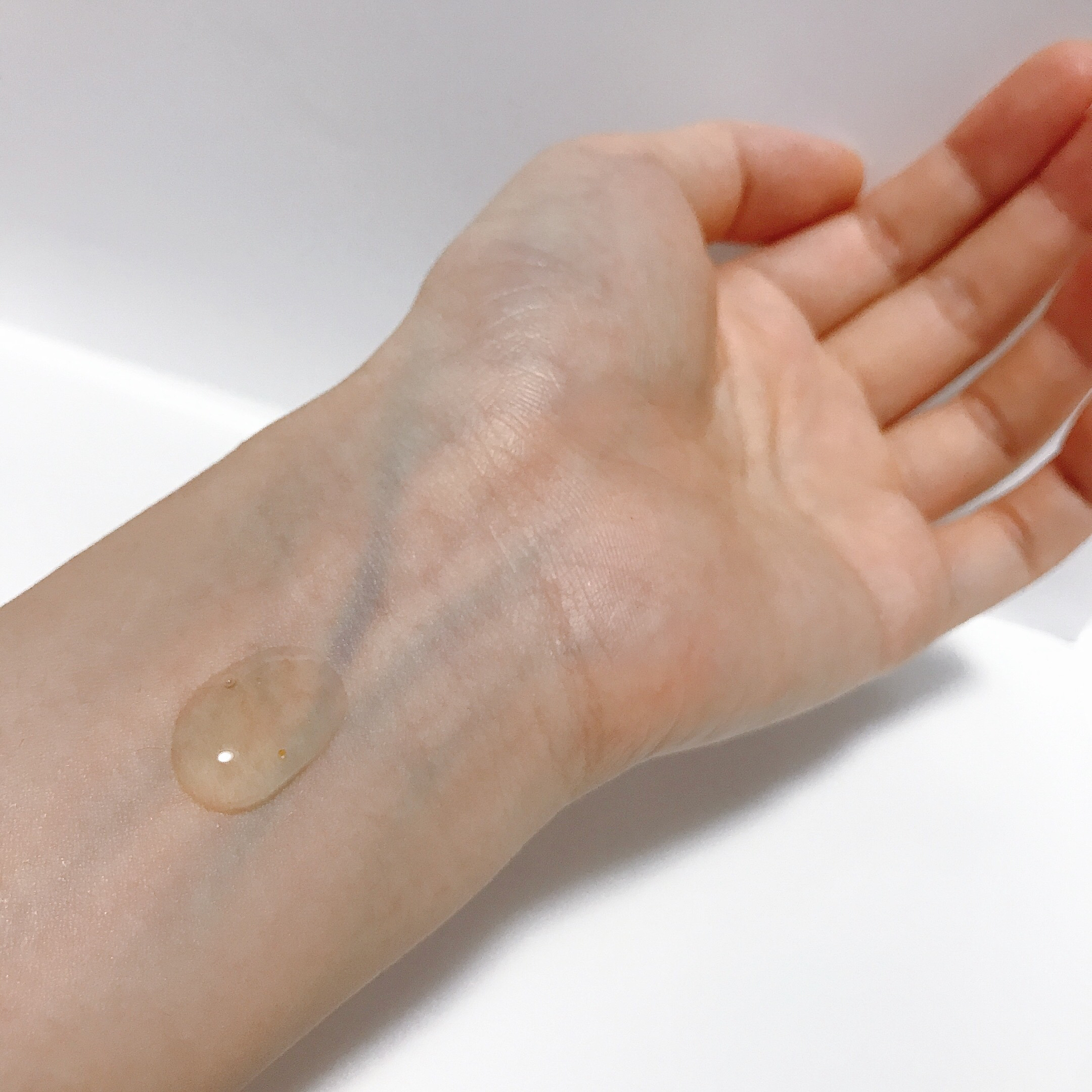 レッドタンジェリンVITA-Cカプセルセラム/DERMASHARE/美容液を使ったクチコミ（3枚目）