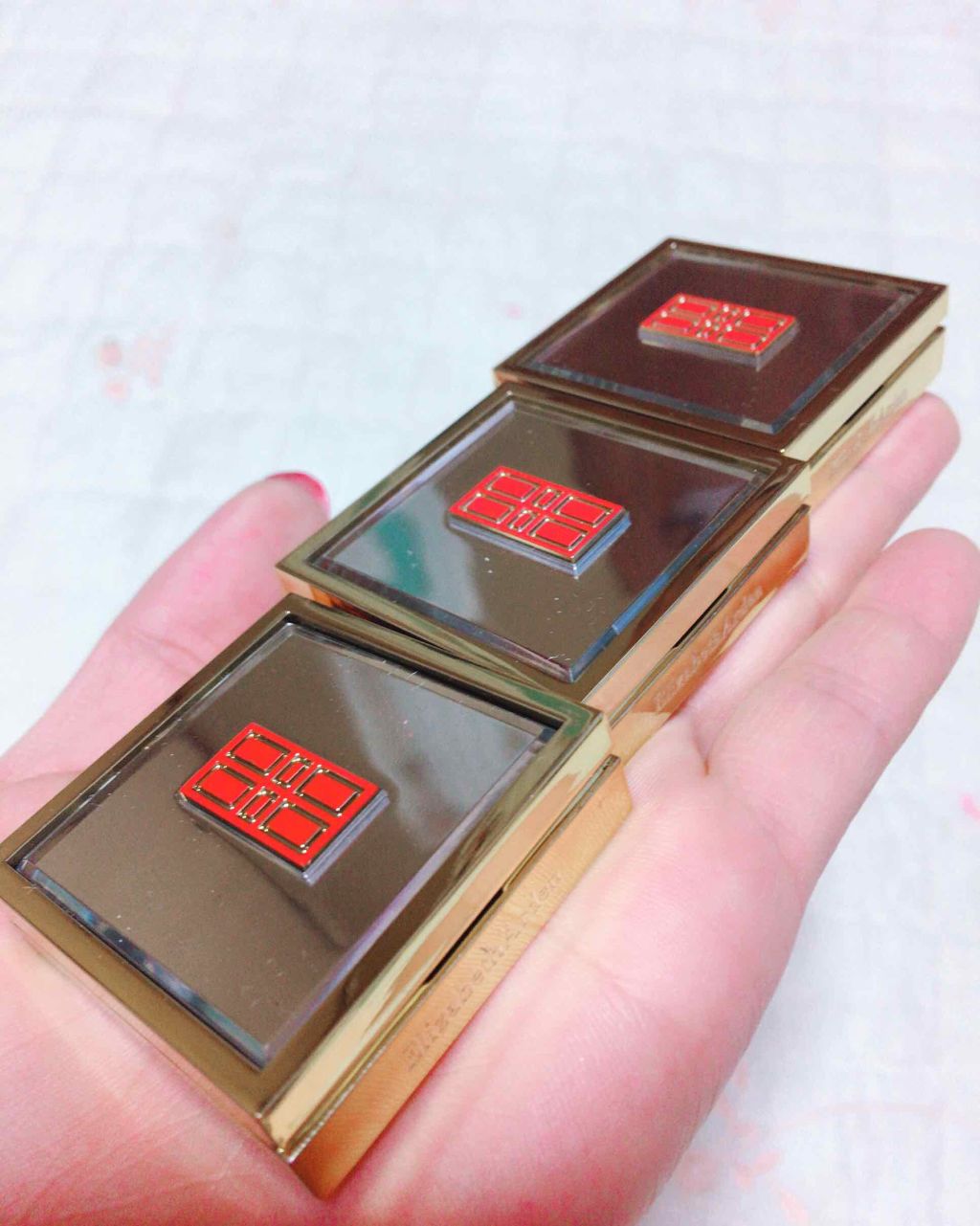 ビューティフルカラーアイシャドウ/エリザベス アーデン(海外)/単色アイシャドウを使ったクチコミ(2枚目)