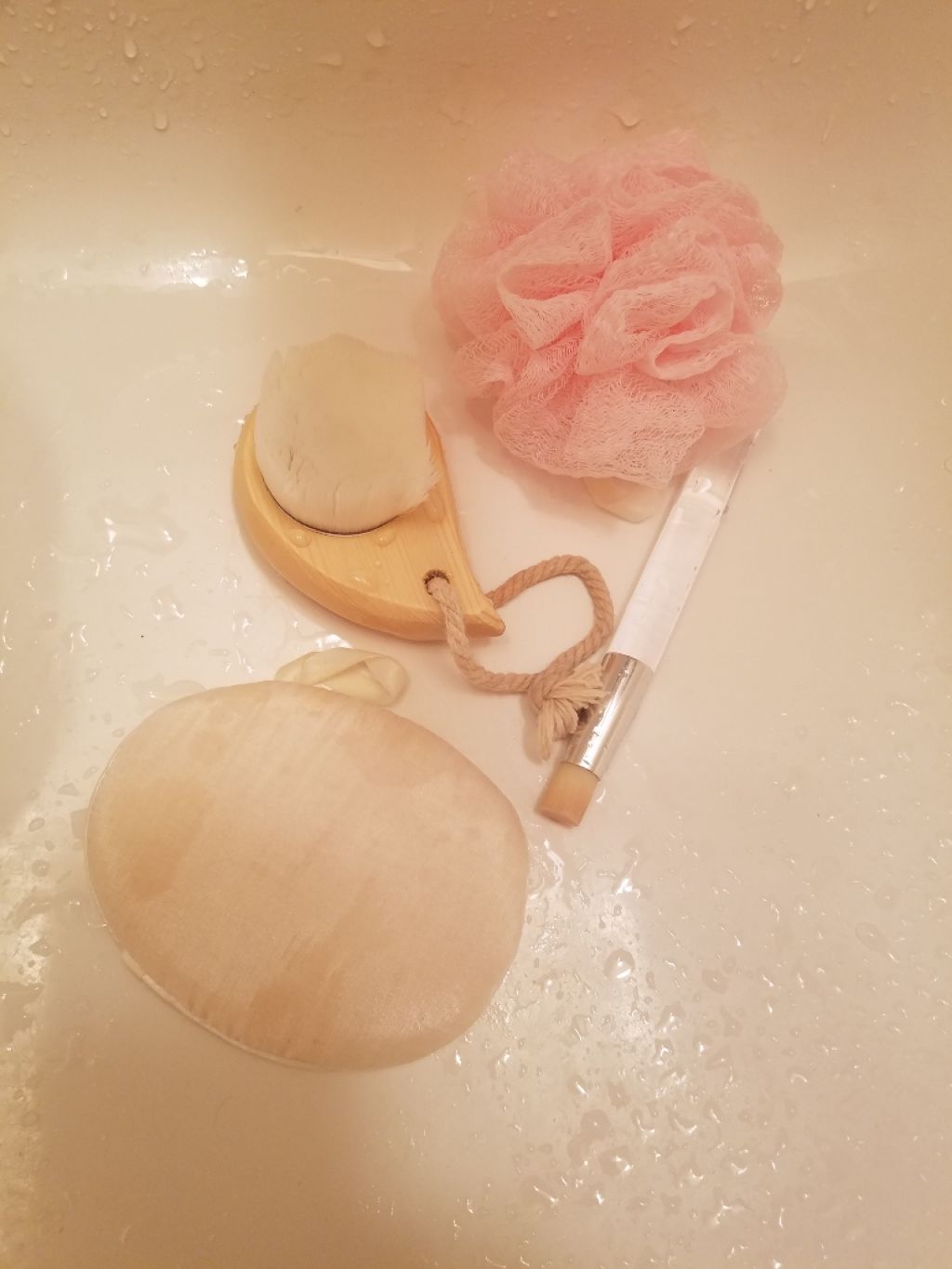 ☪七香 on LIPS 「長らく愛用してる洗顔用品です。名前忘れちゃいましたけど…ダイソ..」(1枚目)