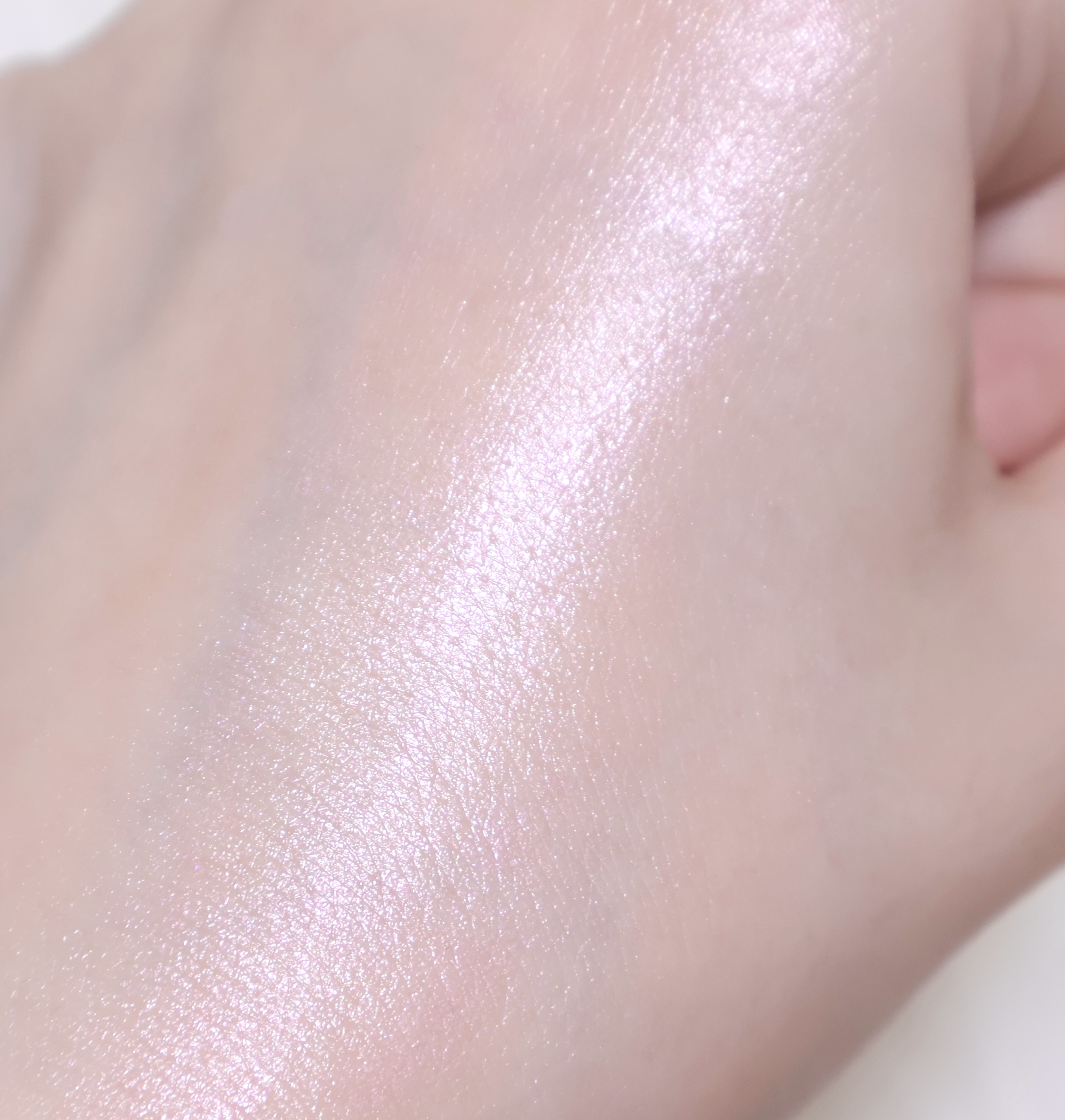 CR ハイライター ローズ グロー/bareMinerals/ハイライトを使ったクチコミ（3枚目）