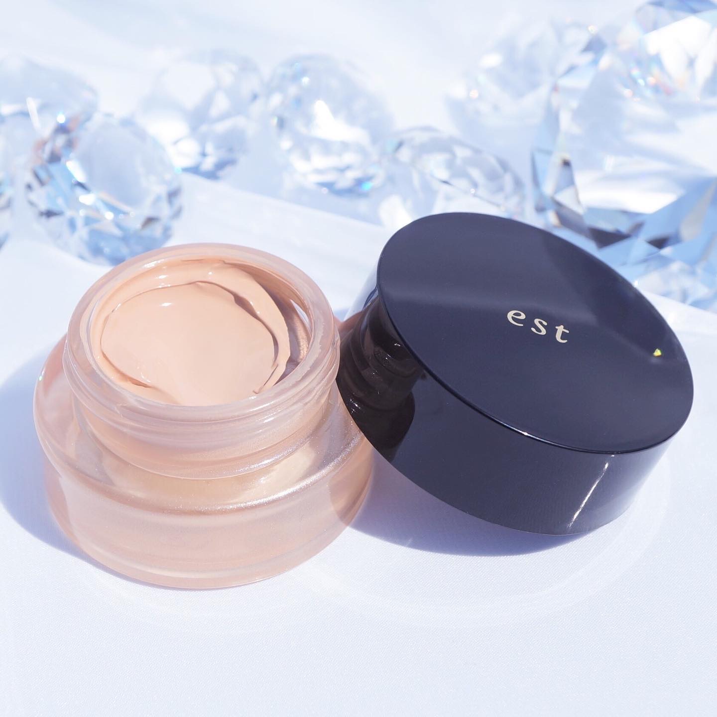 エスト フローレス コンシーリング クリームファンデーション OC202 オークル/est/クリーム・エマルジョンファンデーションを使ったクチコミ（2枚目）