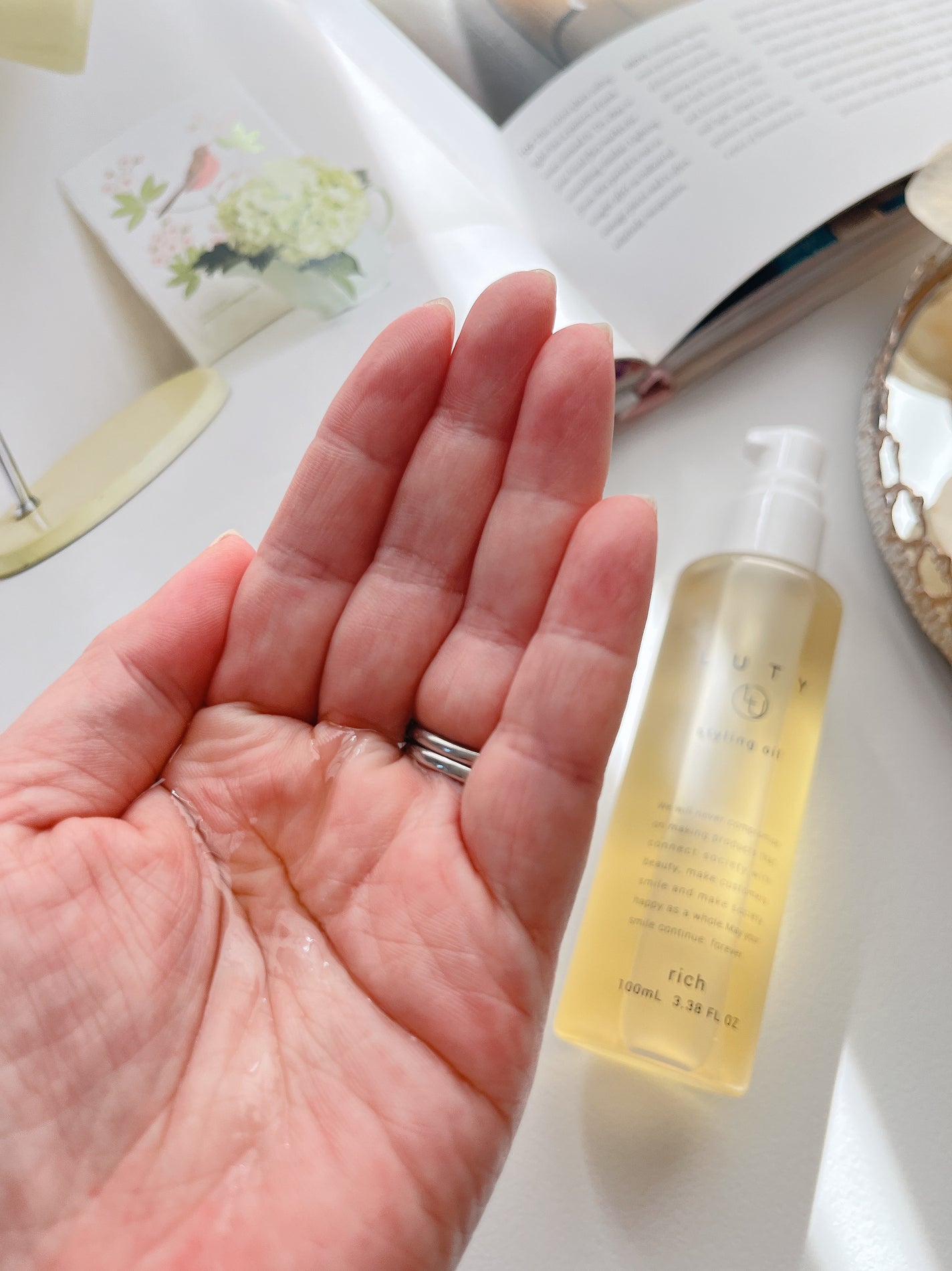 ルーティー スタイリングオイル リッチ/LUTY/ヘアオイルを使ったクチコミ(2枚目)