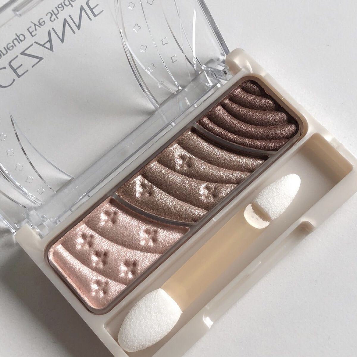 トーンアップアイシャドウ/CEZANNE/アイシャドウパレットを使ったクチコミ（3枚目）