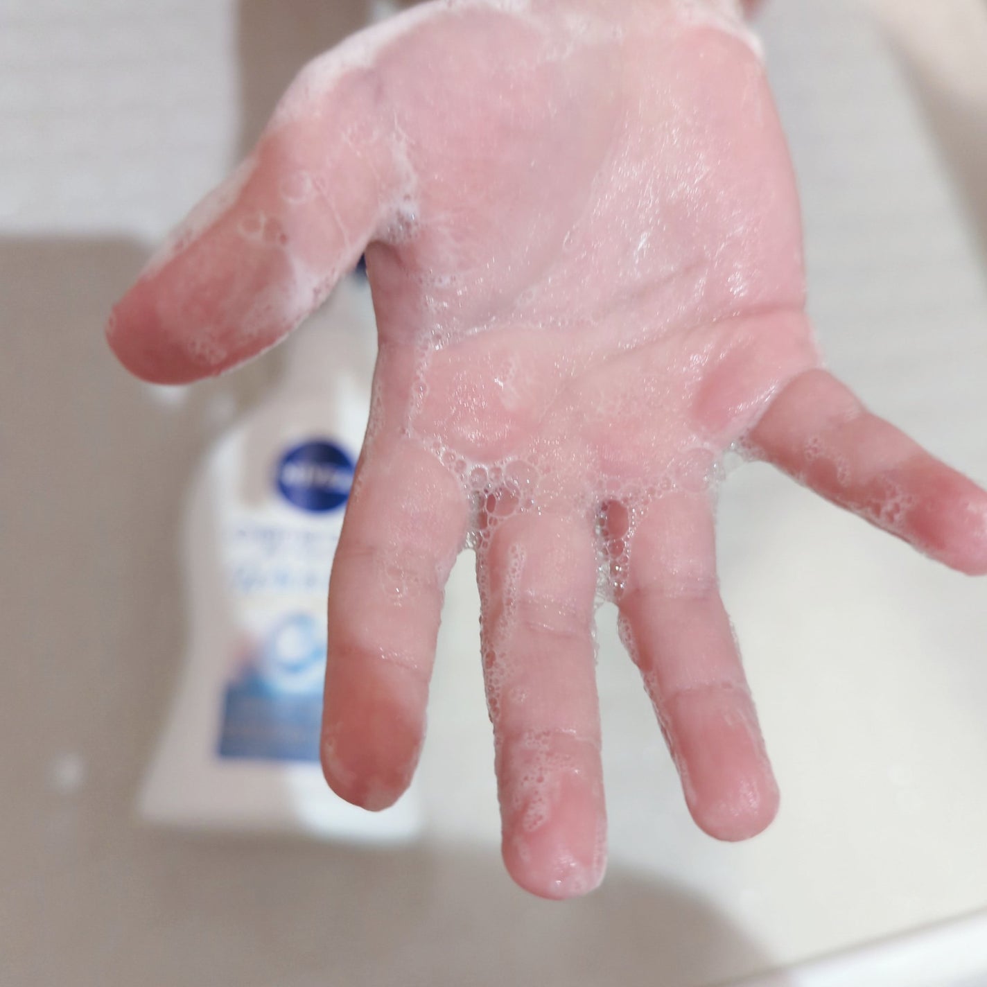 クリームケア ボディウォッシュ W保水美肌 リラクシングソープの香り/ニベア/ボディソープを使ったクチコミ(6枚目)