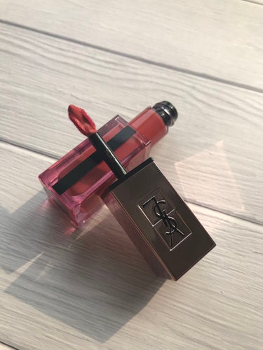 ルージュ ピュールクチュール ヴェルニ ウォーターグロウ No.203 リストリクテッド ピンク/YVES SAINT LAURENT BEAUTE/口紅を使ったクチコミ（2枚目）