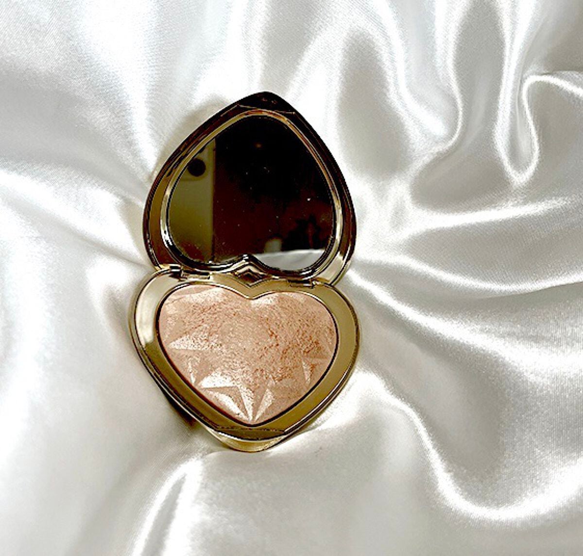 ラブ ライト ハイライター/Too Faced/パウダーハイライトを使ったクチコミ(2枚目)