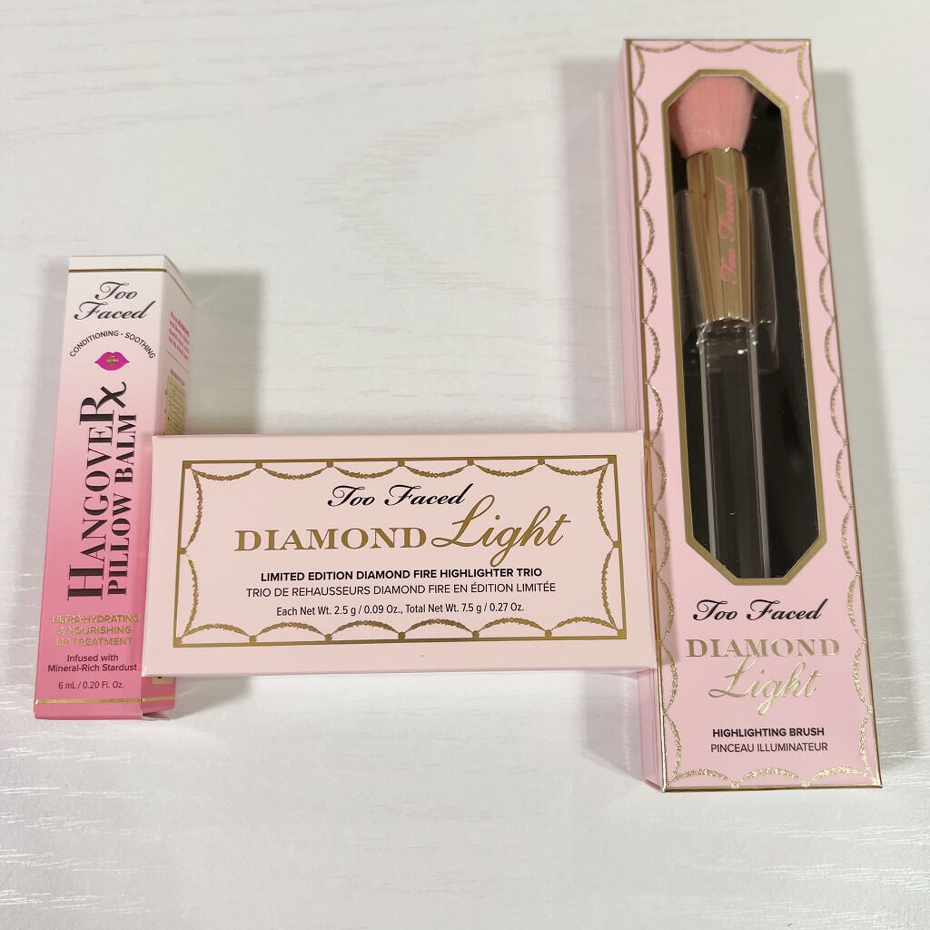 ダイヤモンドライト ハイライター ブラシ/Too Faced/メイクブラシを使ったクチコミ（3枚目）