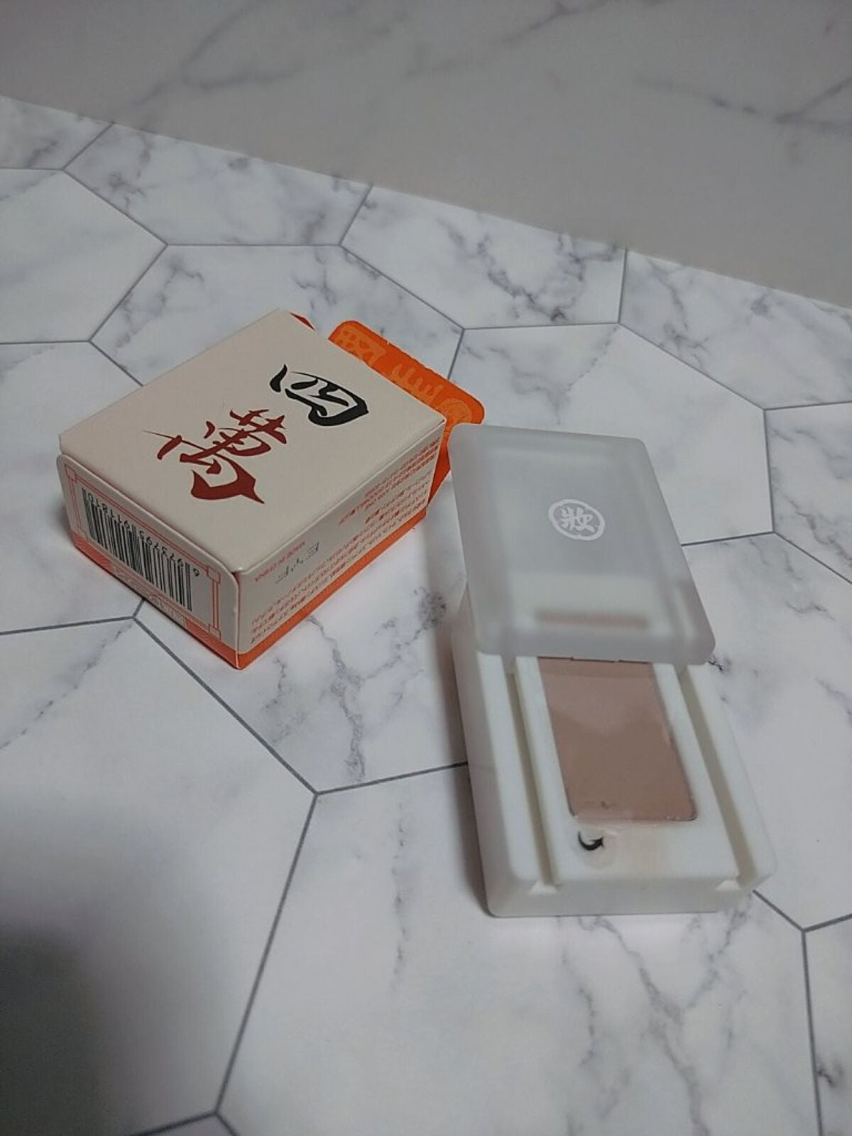 麻雀アイシャドウ/和粧/単色アイシャドウを使ったクチコミ(1枚目)