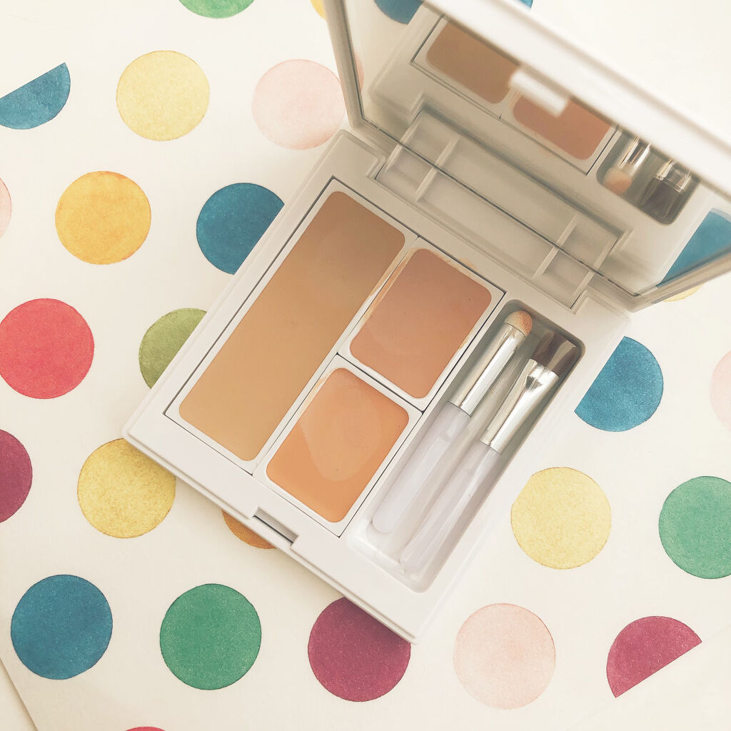 ナチュラルホワイトニングコンシーラー SPF32 PA++/MiMC/パレットコンシーラーを使ったクチコミ（1枚目）