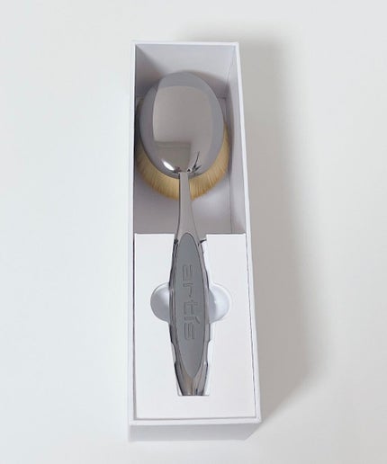 アーティスメイクアップブラシエリートオーバル7/アーティス/メイクブラシを使ったクチコミ(4枚目)